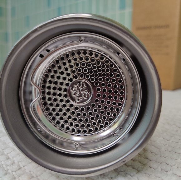 Stainless Steal Thermos with Bamboo Finish - Picture 5 of 8